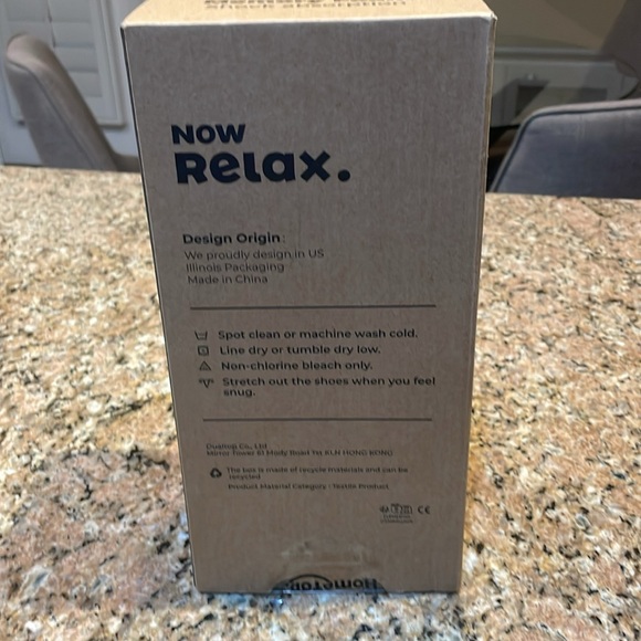 HomeTop Women’s Cozy Pink Slippers with Plush White Faux Fur Trim Size 7-8 - Picture 9 of 9